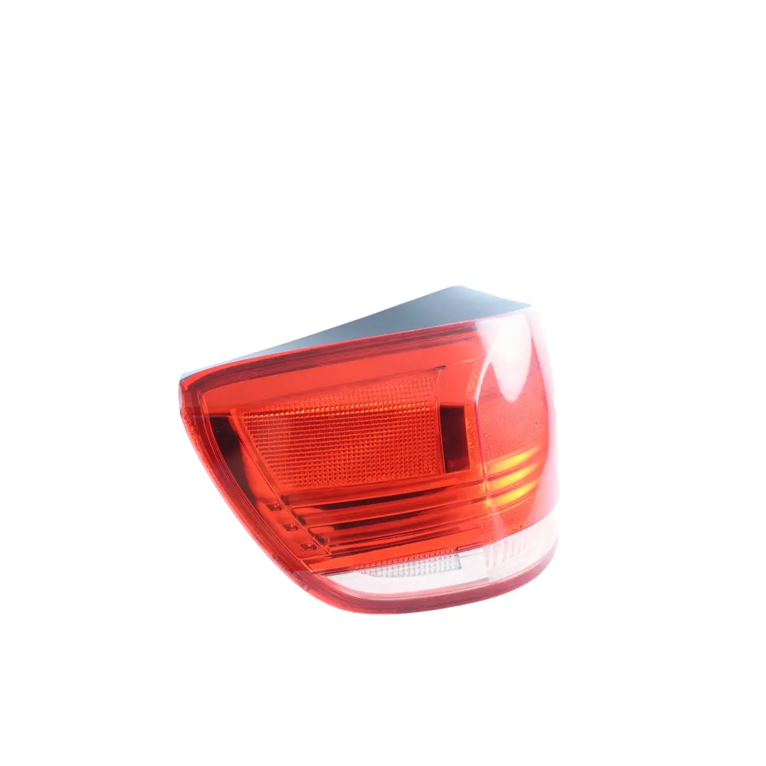 Lampa Lewy Tył Tylna do BMW E93 o numerze 7162301 BMW E93 Lampa Lewy Tył Tylna - SKU 7162301 - Numer Części 7162301