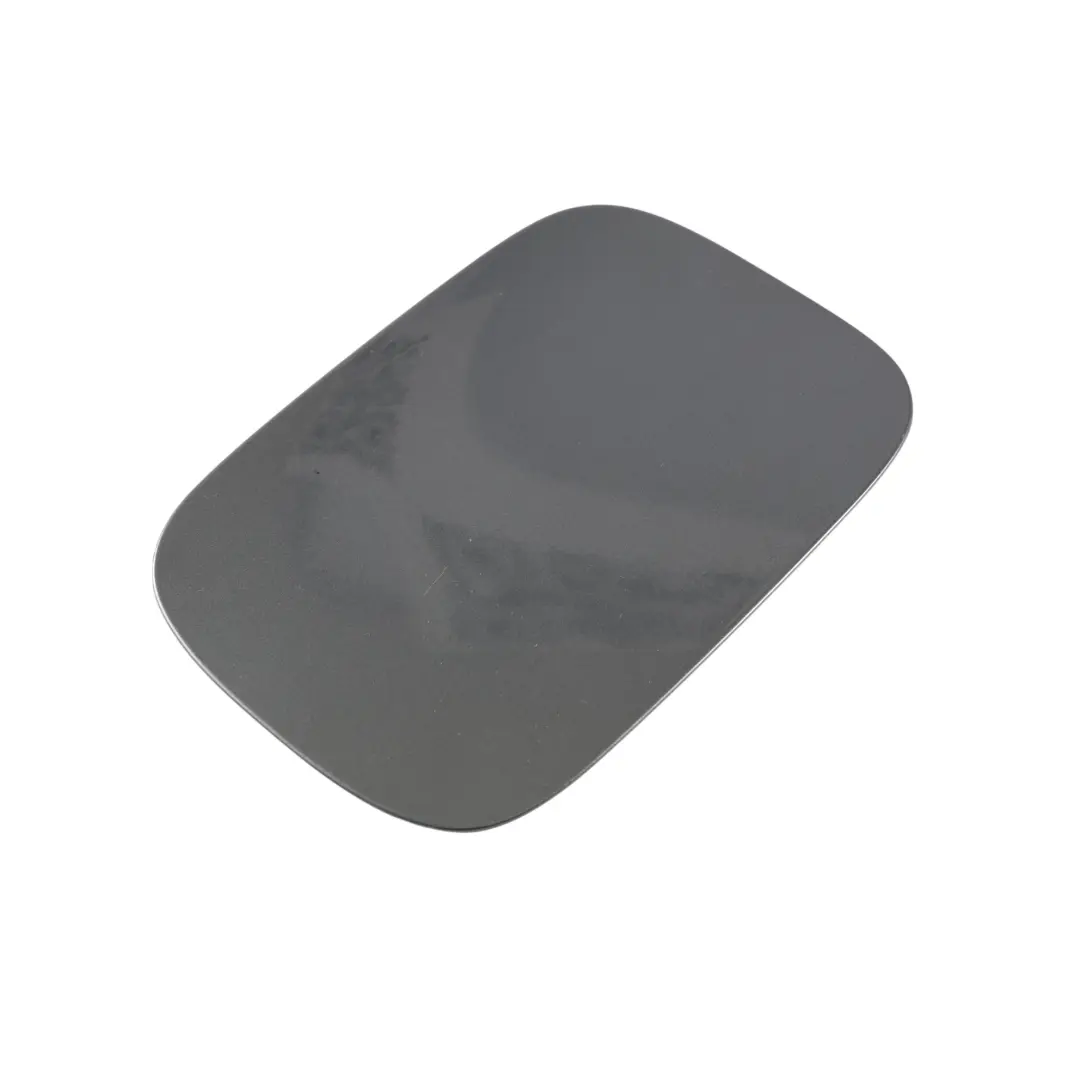 Tapa Depósito Combustible Gris Mineral Metalizado B39 para BMW E82 E88 con número de pieza 7166825 BMW E82 E88 Tapa Depósito Combustible Gris Mineral Metalizado B39 - SKU 7166825-MG - Número de pieza 7166825