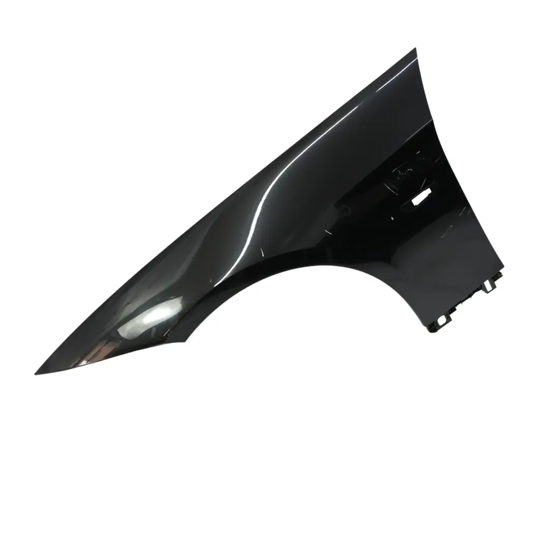 Parafango Anteriore Sinistro Nero Sapphire Metallizzato 475 per BMW E92 E93 con numero di parte 7168987 BMW E92 E93 Parafango Anteriore Sinistro Nero Sapphire Metallizzato 475 - SKU 7168987-BS - Numero di parte 7168987