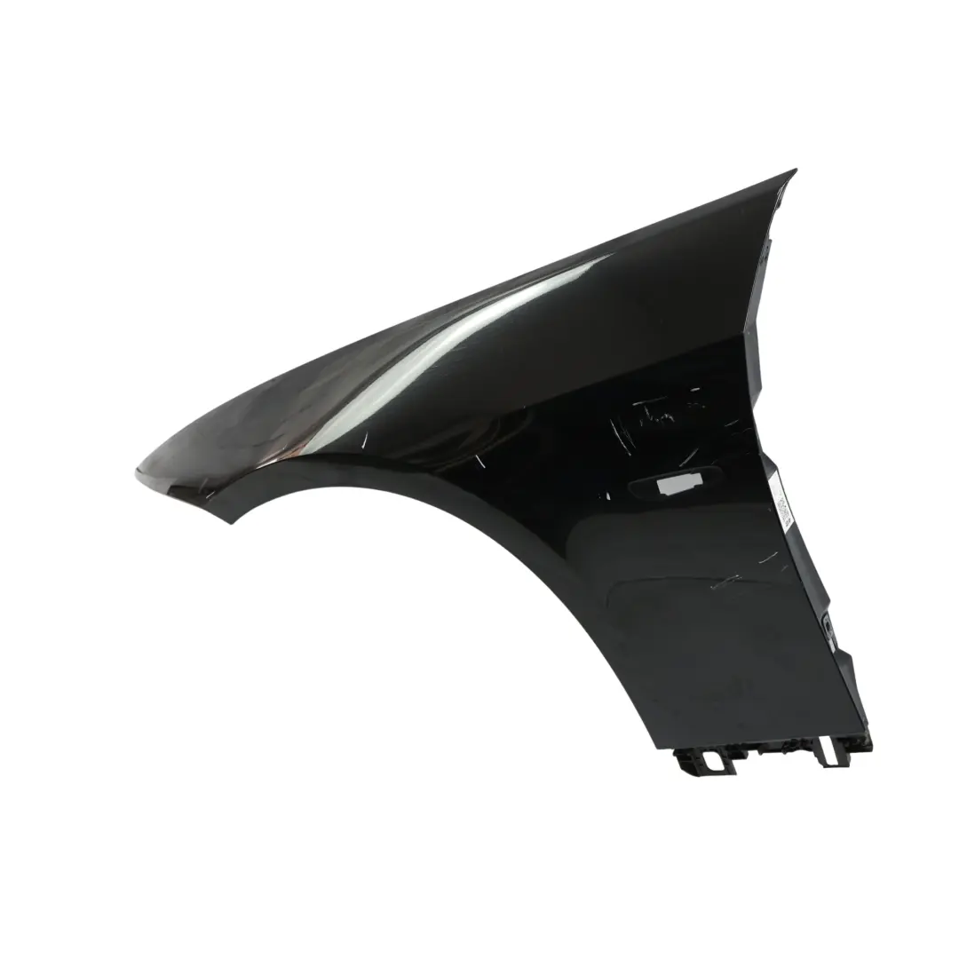 Parafango Anteriore Sinistro Nero Sapphire Metallizzato 475 per BMW E92 E93 con numero di parte 7168987 BMW E92 E93 Parafango Anteriore Sinistro Nero Sapphire Metallizzato 475 - SKU 7168987-BS - Numero di parte 7168987
