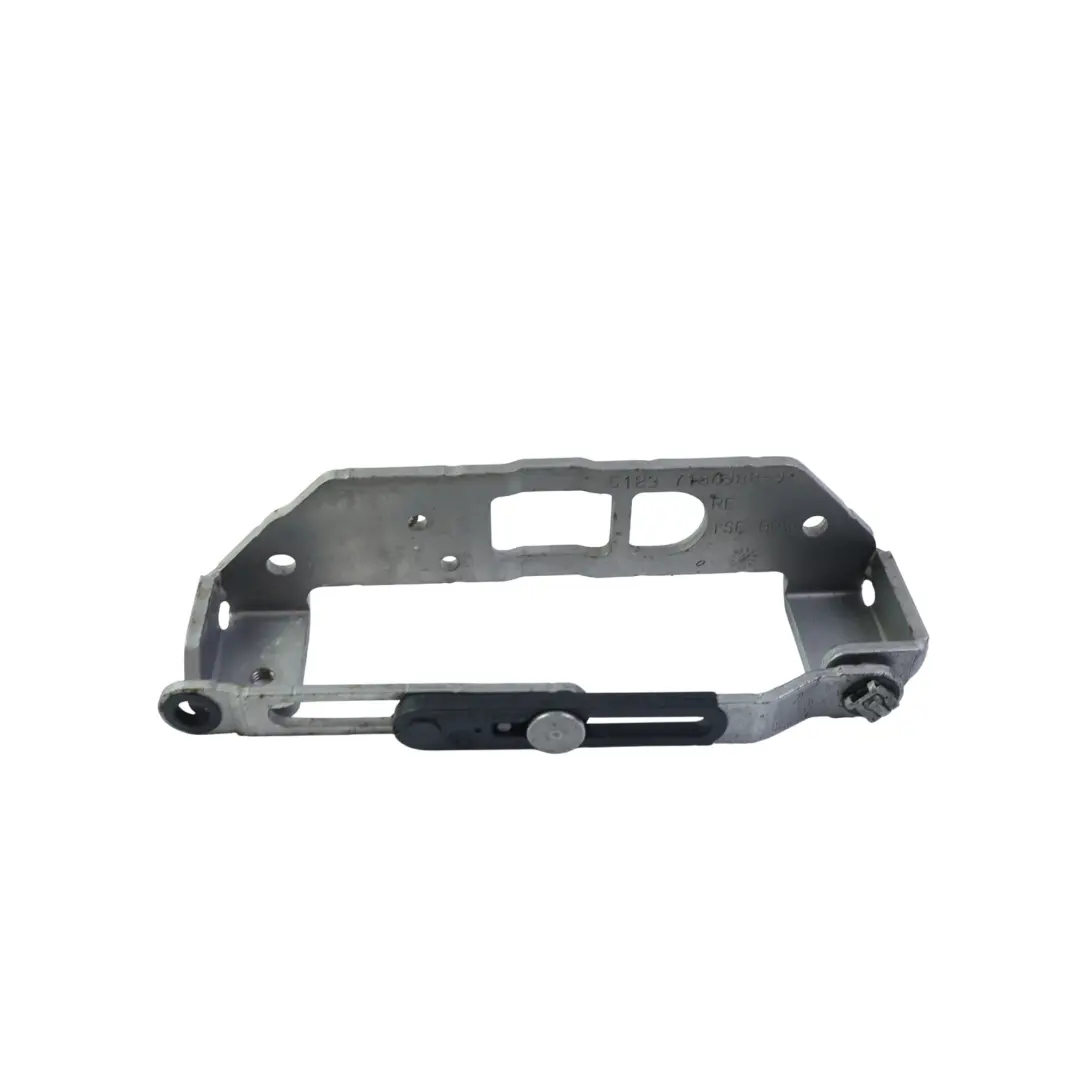 Staffa Cerniera Cofano Ant Dx Grigio Sophisto A90 per BMW F01 F10 F11 con numero di parte 7186988 BMW F01 F10 F11 Staffa Cerniera Cofano Ant Dx Grigio Sophisto A90 - SKU 7186988-SOP - Numero di parte 7186988