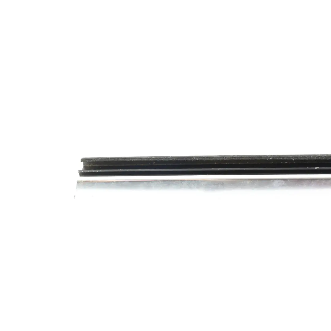 Cache Intérieur Rail Vitre Porte Arrière Gauche pour BMW F01 LCI à propos du numéro de pièce 7206449 BMW F01 LCI Cache Intérieur Rail Vitre Porte Arrière Gauche - SKU 7206449 - Numéro de pièce 7206449