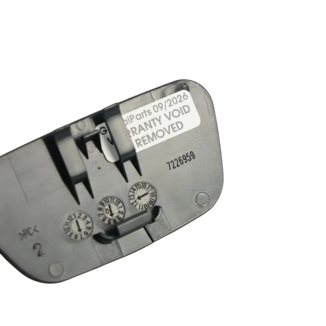 Pokrywa Osłona Napędu Awaryjnego Dachu do BMW F12 Cabrio o numerze 7226959 BMW F12 Cabrio Pokrywa Osłona Napędu Awaryjnego Dachu - SKU 7226959 - Numer Części 7226959