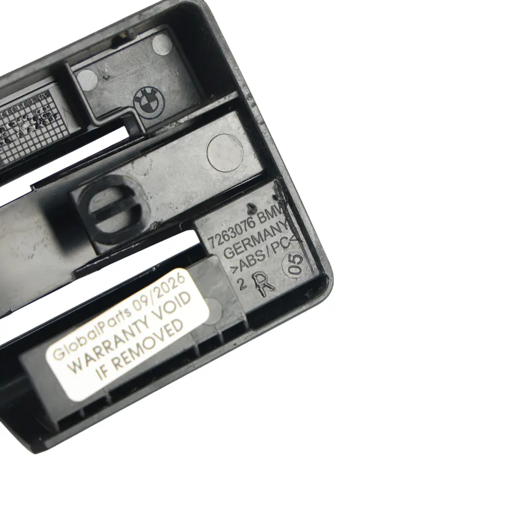 Sitzschiene Abdeckung Blende Schwarz Rechts für BMW F06 F12 F13 mit Teilenummer 7263076 BMW F06 F12 F13 Sitzschiene Abdeckung Blende Schwarz Rechts - SKU 7263076 - Teilenummer 7263076