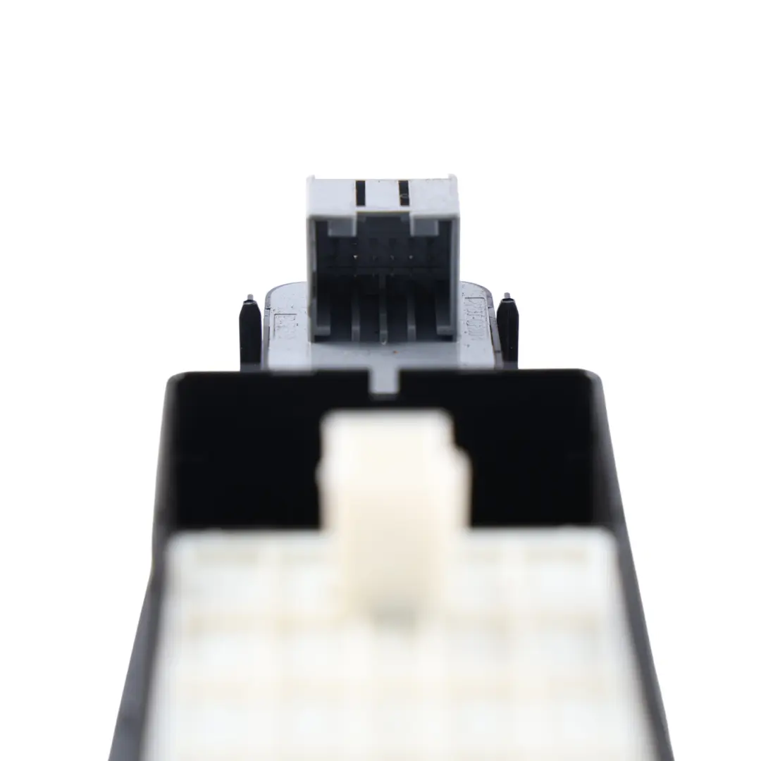Interruptor Elevalunas Delantero Izquierdo para Fiat Ducato Relay III con número de pieza 735739819 Fiat Ducato Relay III Interruptor Elevalunas Delantero Izquierdo - SKU 735739819 - Número de pieza 735739819