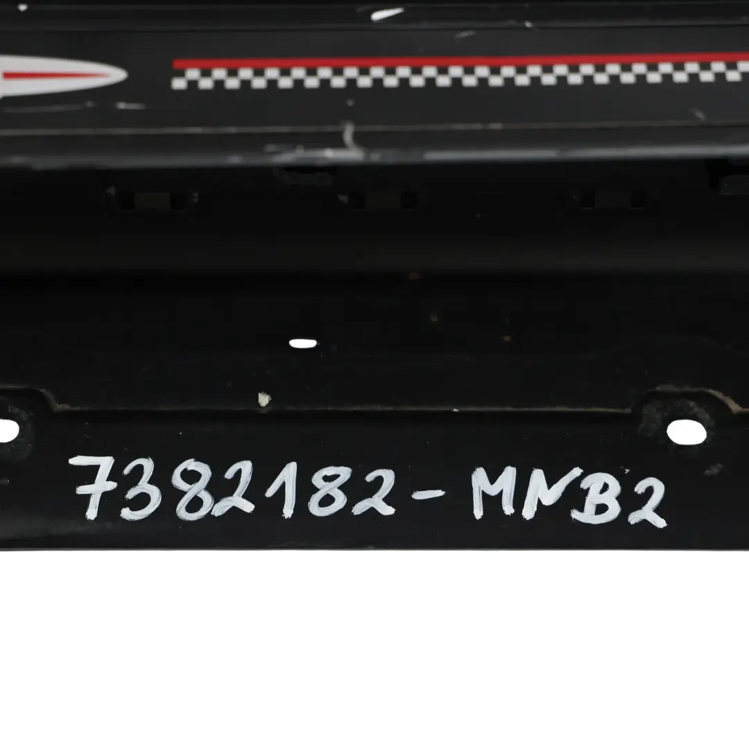 Próg Prawy JCW Nakładka Midnight Black Czarny Metalik - A94 do Mini F56 F57 o numerze 7382182 Mini F56 F57 Próg Prawy JCW Nakładka Midnight Black Czarny Metalik - A94 - SKU 7382182-MNB2 - Numer Części 7382182