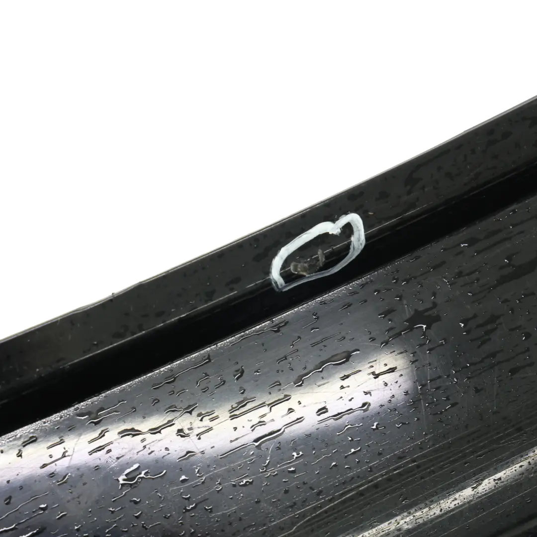 Listwa Tylnego Zderzaka PDC Czarna 668 do BMW F20 LCI F21 o numerze 7429773 BMW F20 LCI F21 Listwa Tylnego Zderzaka PDC Czarna 668 - SKU 7429773-SCH - Numer Części 7429773