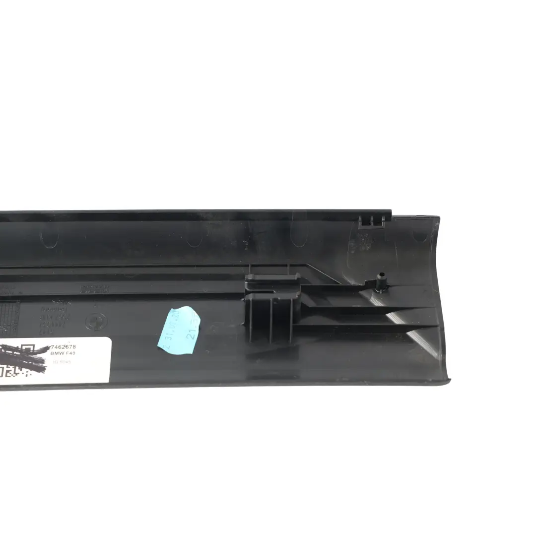 Cubresumbral Puerta Delantera Negro 744937 para BMW F40 F70 con número de pieza 7462678 BMW F40 F70 Cubresumbral Puerta Delantera Negro 744937 - SKU 7462678 - Número de pieza 7462678