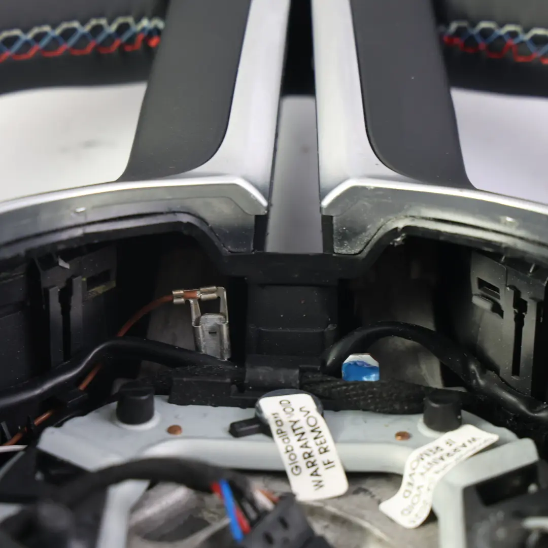 Pelle Cambio Volante per BMW F87 M2 F80 M3 F82 M4 M Sport Volante in con numero di parte 7847606 BMW F87 M2 F80 M3 F82 M4 M Sport Volante in Pelle Cambio Volante - SKU 7847606 - Numero di parte 7847606