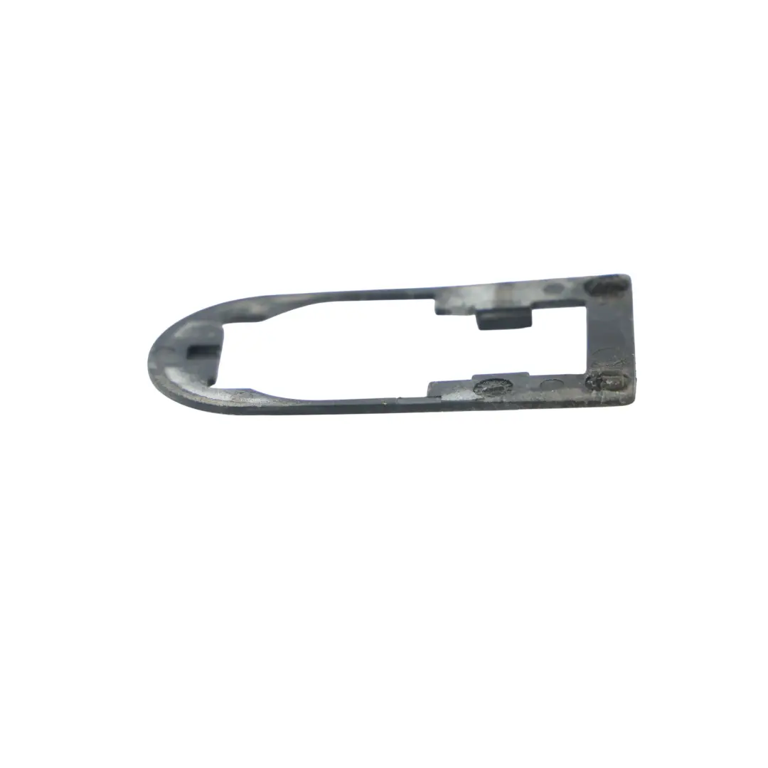 2K Uszczelka Zaślepka Klamki Drzwi Przód Prawa do Volkswagen Caddy o numerze 7H0837211 Volkswagen Caddy 2K Uszczelka Zaślepka Klamki Drzwi Przód Prawa - SKU 7H0837211 - Numer Części 7H0837211