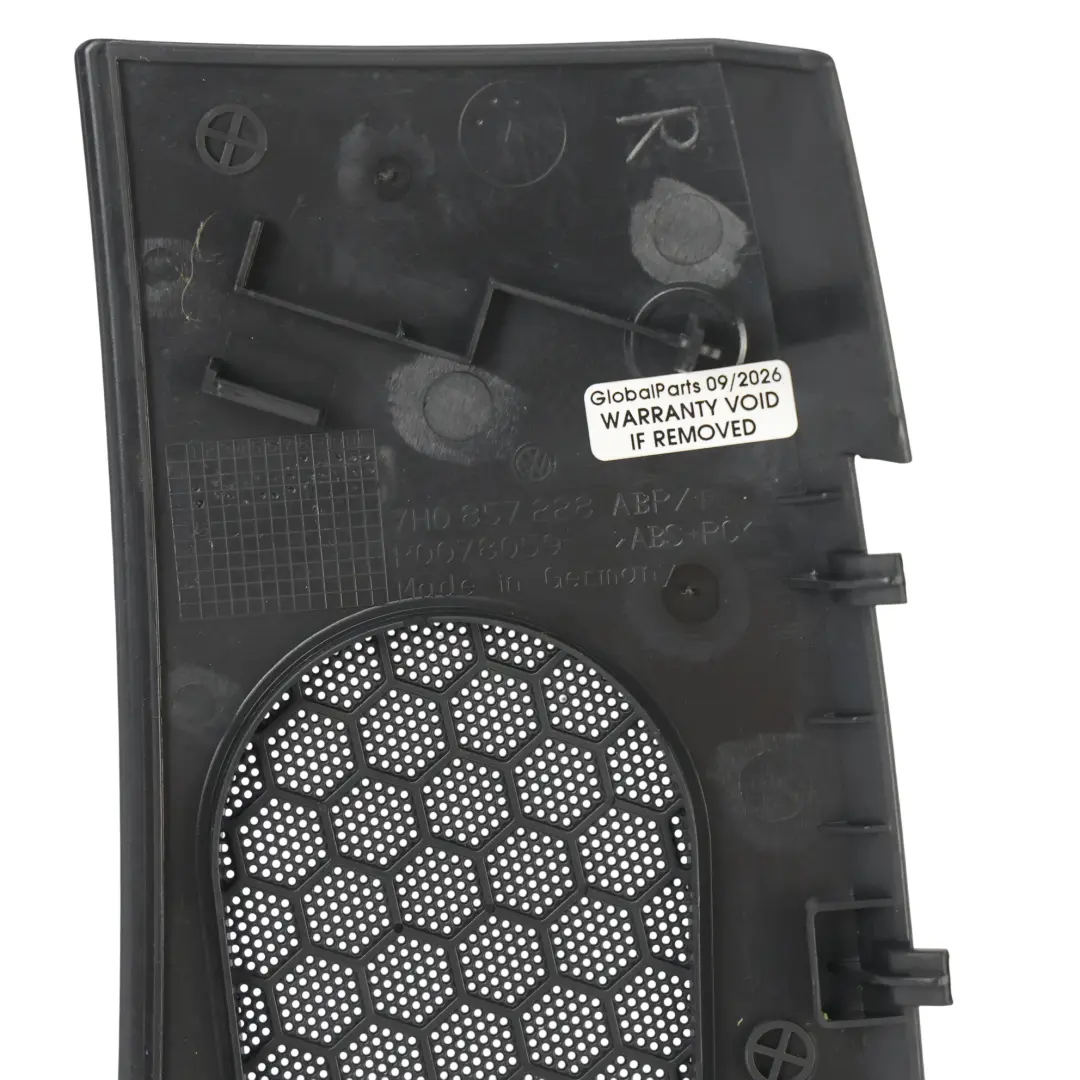 Cubierta Rejilla Altavoz Salpicadero Derecho para Volkswagen Transporter T5 con número de pieza 7H0857228 Volkswagen Transporter T5 Cubierta Rejilla Altavoz Salpicadero Derecho - SKU 7H0857228 - Número de pieza 7H0857228