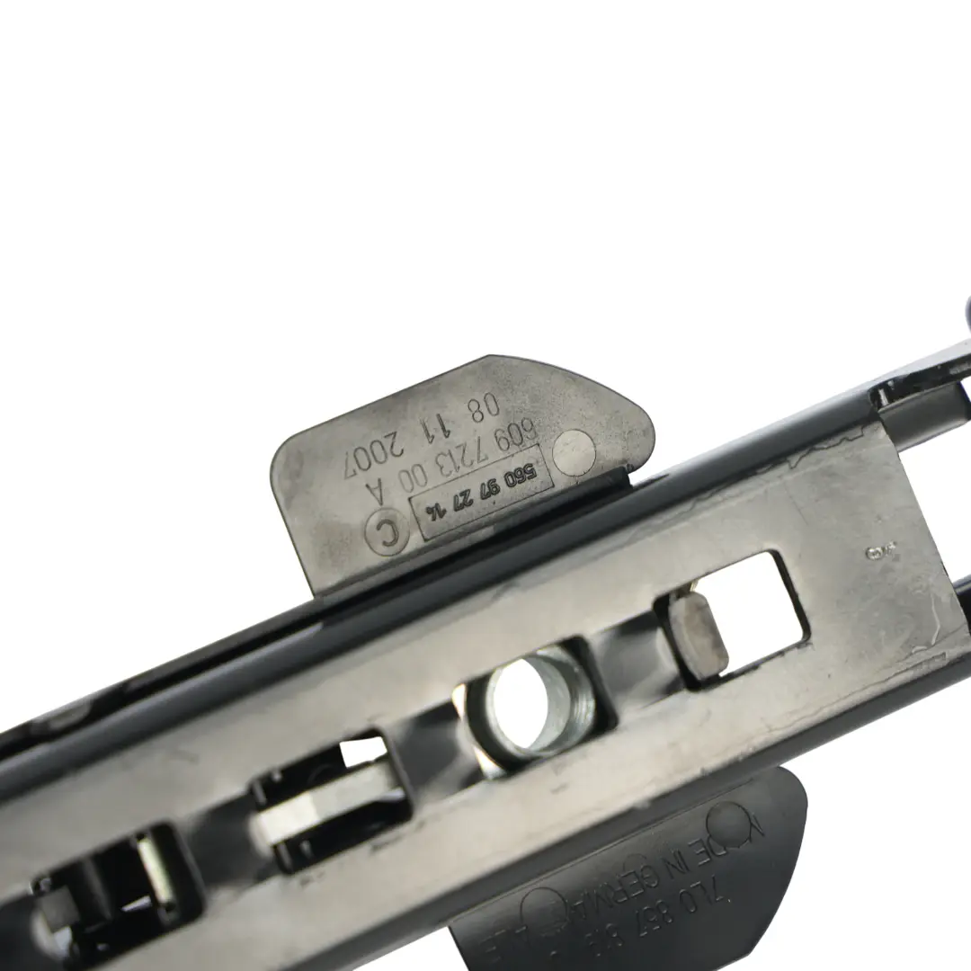 Volkswagen Touareg 7L Regulator Wysokości Pasa Przedni Tylny - SKU 7L0857819J - Numer Części 7L0857819J