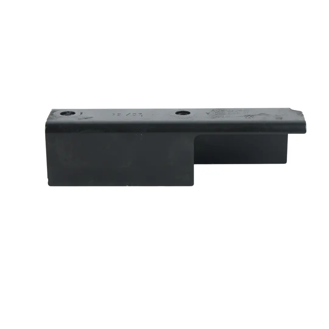 Alloggiamento Sensore Crash Destro per Volkswagen Touareg con numero di parte 7L0959510A Volkswagen Touareg Alloggiamento Sensore Crash Destro - SKU 7L0959510A - Numero di parte 7L0959510A