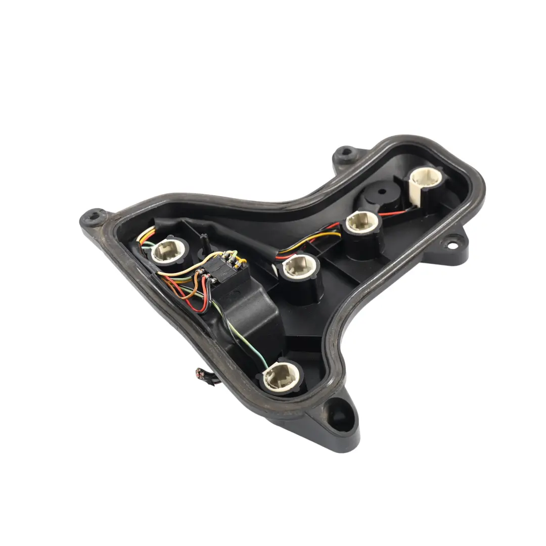 Supporto Lampadina Fanale Posteriore Destro per Porsche Cayenne 9PA con numero di parte 7L5945258 Porsche Cayenne 9PA Supporto Lampadina Fanale Posteriore Destro - SKU 7L5945258 - Numero di parte 7L5945258