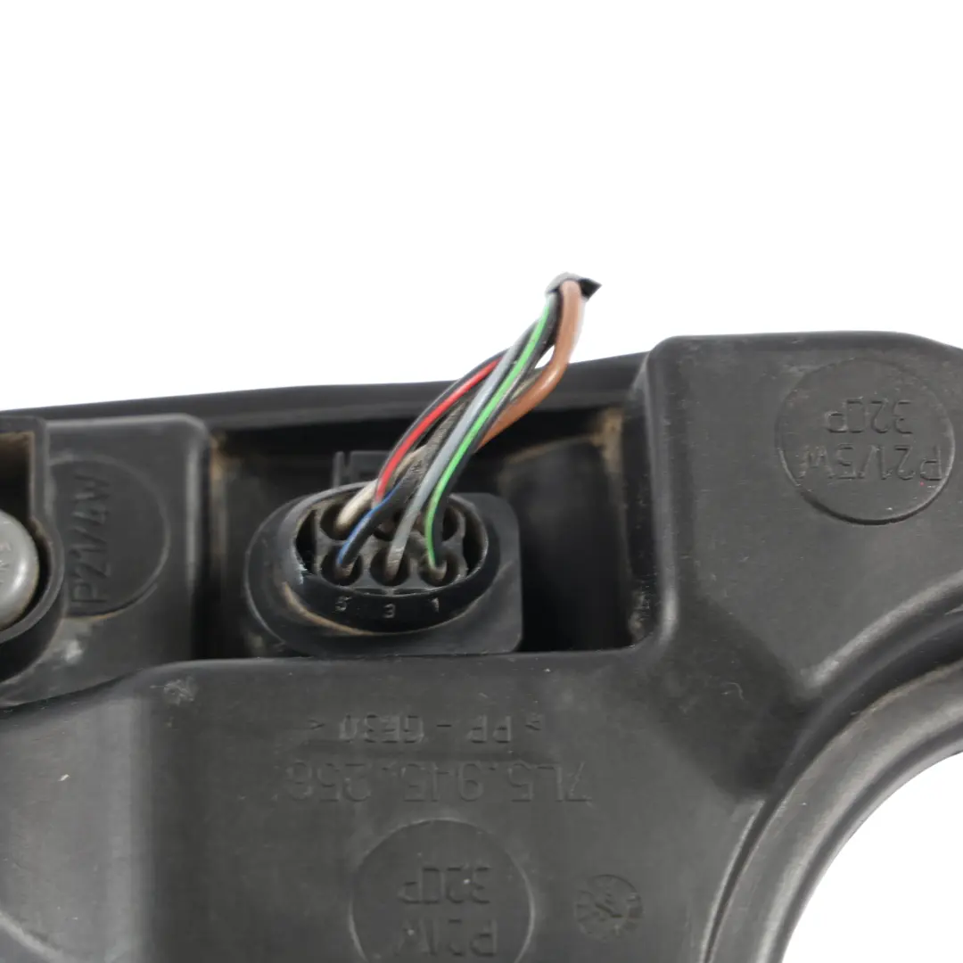 Light Lamp Bulb Holder Cover Panel Right O/S to Porsche Cayenne 9PA Rear with Part number 7L5945258 Porsche Cayenne 9PA Rear Light Lamp Bulb Holder Cover Panel Right O/S - SKU 7L5945258 - Part number 7L5945258