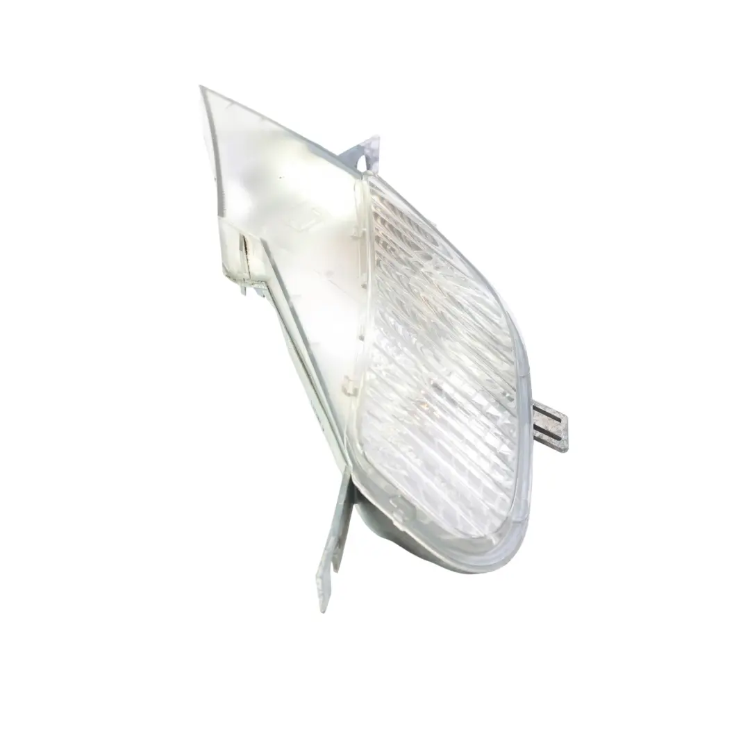Front Bumper Indicator Light Lamp Right O/S to Porsche Cayenne 9PA with Part number 7L5949102B Porsche Cayenne 9PA Front Bumper Indicator Light Lamp Right O/S - SKU 7L5949102B - Part number 7L5949102B