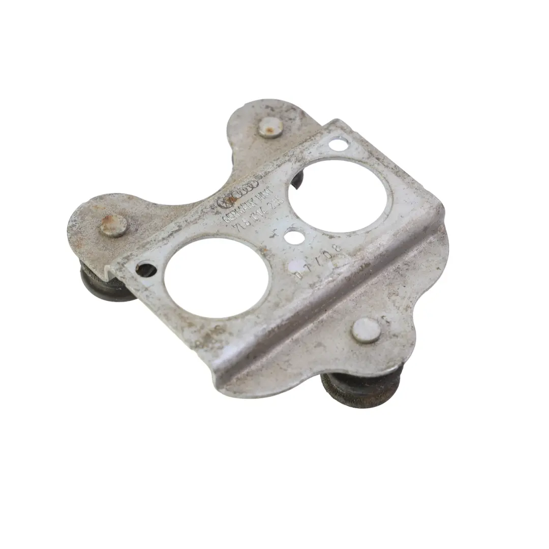 Uchwyt Mocowanie Pompy ABS do Audi Q7 4L VW Transporter T5 o numerze 7L8614235 Audi Q7 4L VW Transporter T5 Uchwyt Mocowanie Pompy ABS - SKU 7L8614235 - Numer Części 7L8614235