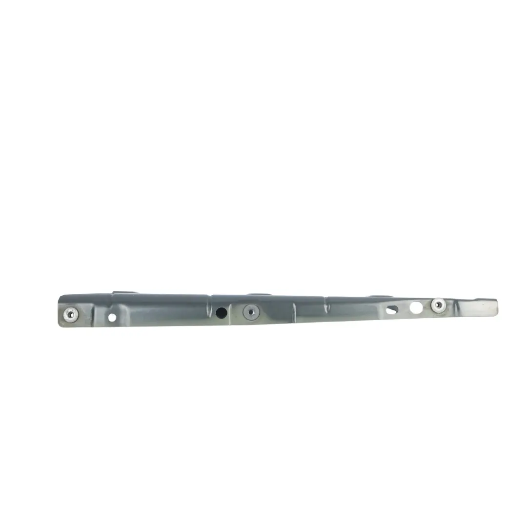 Staffa Guida Parafango Sinistra Grigio Meteor Jet M7W per Porsche Cayenne 92A con numero di parte 7P5806519 Porsche Cayenne 92A Staffa Guida Parafango Sinistra Grigio Meteor Jet M7W - SKU 7P5806519-MET - Numero di parte 7P5806519