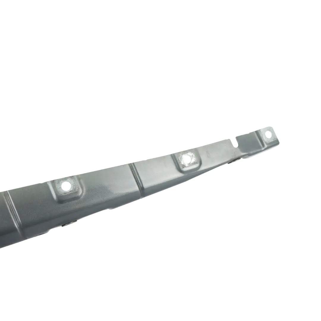 Staffa Guida Parafango Sinistra Grigio Meteor Jet M7W per Porsche Cayenne 92A con numero di parte 7P5806519 Porsche Cayenne 92A Staffa Guida Parafango Sinistra Grigio Meteor Jet M7W - SKU 7P5806519-MET - Numero di parte 7P5806519