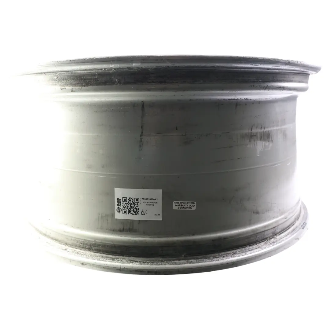 7P Felga Aluminiowa Srebrna 21" 9.5J ET:59 do Volkswagen Touareg o numerze 7P6601025AK Volkswagen Touareg 7P Felga Aluminiowa Srebrna 21" 9.5J ET:59 - SKU 7P6601025AK-1 - Numer Części 7P6601025AK