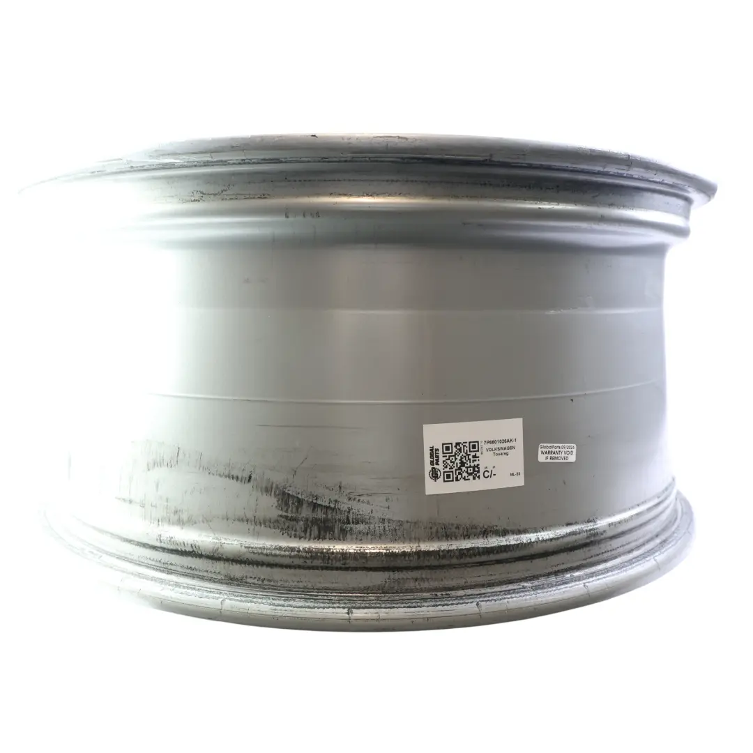 7P Felga Aluminiowa Srebrna 21" 9.5J ET:59 do Volkswagen Touareg o numerze 7P6601025AK Volkswagen Touareg 7P Felga Aluminiowa Srebrna 21" 9.5J ET:59 - SKU 7P6601025AK-2 - Numer Części 7P6601025AK
