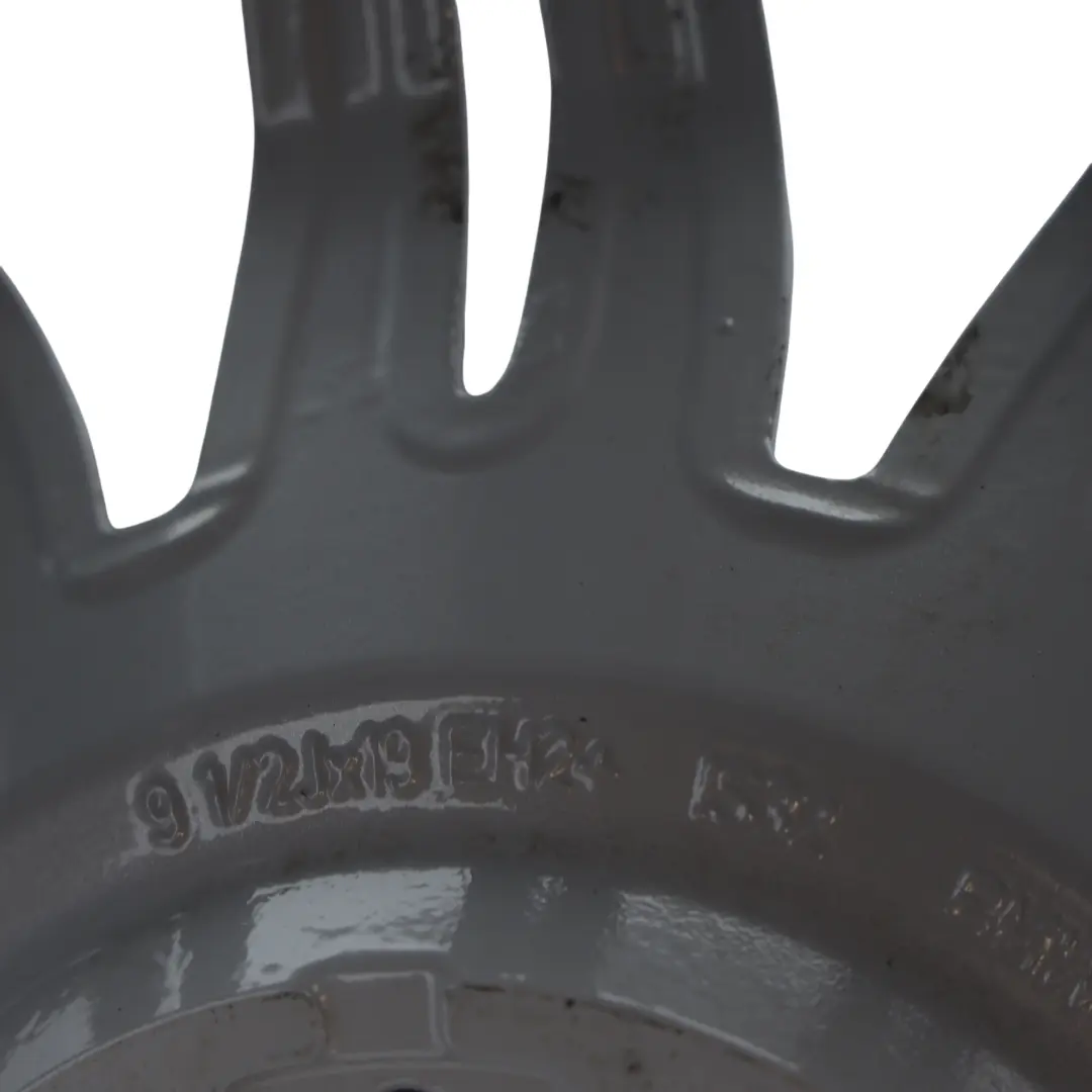 Cerchio posteriore in lega 19" ET:32 9,5J M Doppie razze 172 per BMW E60 E61 con numero di parte 8036949 BMW E60 E61 Cerchio posteriore in lega 19" ET:32 9,5J M Doppie razze 172 - SKU 8036949-2 - Numero di parte 8036949