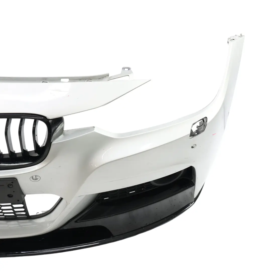 Zderzak Przedni Sport Line Glacier Silber Metallic A83 do BMW F30 o numerze 8067943 BMW F30 Zderzak Przedni Sport Line Glacier Silber Metallic A83 - SKU 8067943-GSB - Numer Części 8067943