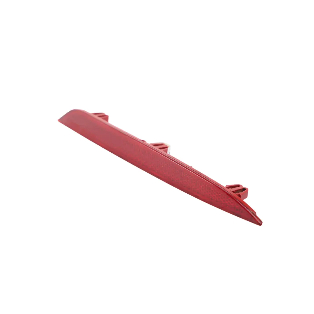 Fanale Riflettore Paraurti Posteriore Destro per BMW F40 con numero di parte 8077174 BMW F40 Fanale Riflettore Paraurti Posteriore Destro - SKU 8077174 - Numero di parte 8077174