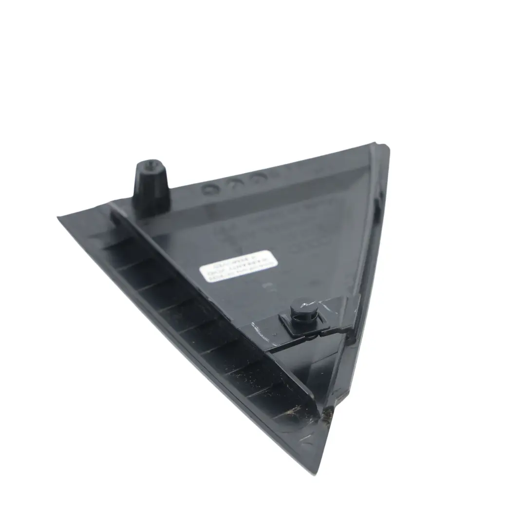 Audi A1 MK2 Moldura Triangular Esquina Puerta Trasera Izquierda Negra - SKU 82G839903A - Número de pieza 82G839903A