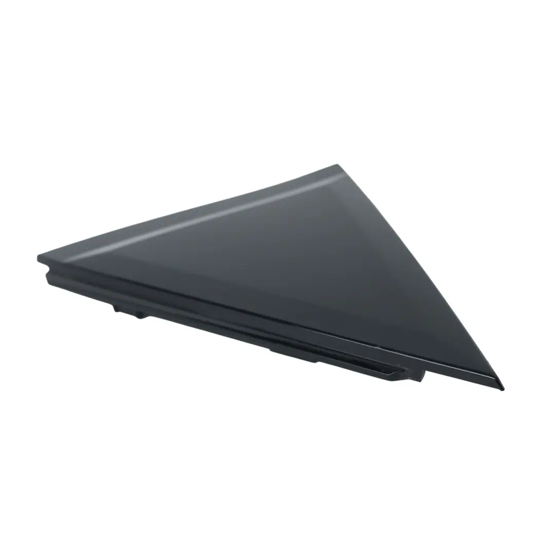 Audi A1 MK2 Moldura Triangular Esquina Puerta Trasera Izquierda Negra - SKU 82G839903A - Número de pieza 82G839903A