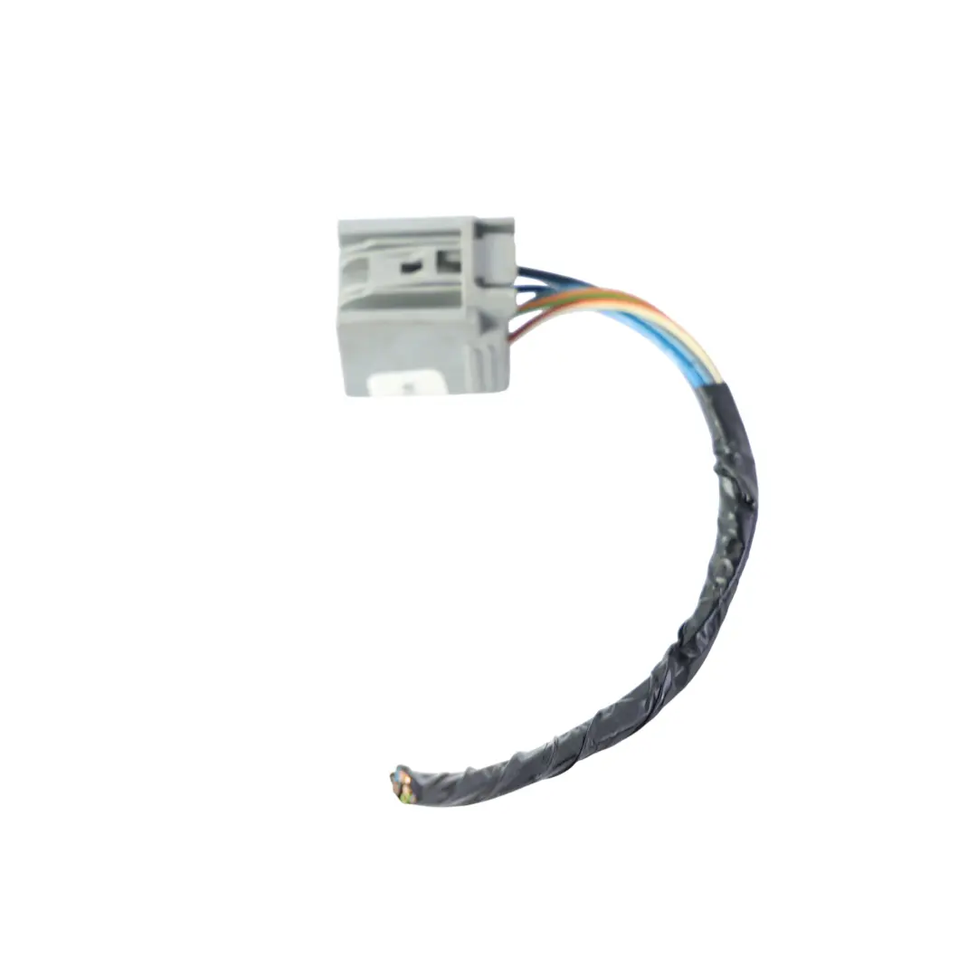 Douille Câble Feu Arrière Droit pour Ford Fiesta MK7 à propos du numéro de pièce 8A61-13404-A Ford Fiesta MK7 Douille Câble Feu Arrière Droit - SKU 8A61-13404-A-1 - Numéro de pièce 8A61-13404-A