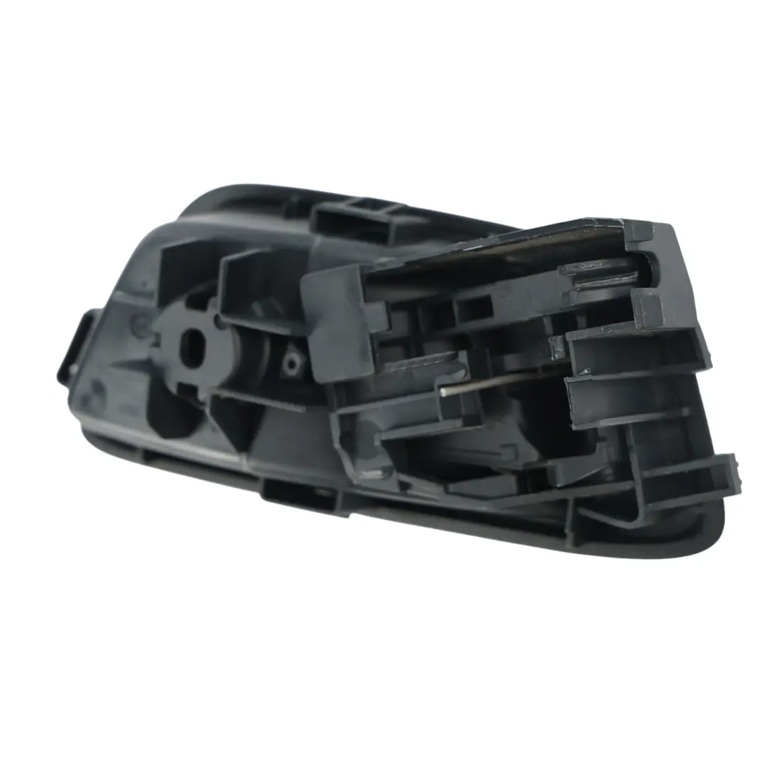 Klamka Wewnętrzna Drzwi Przednia Prawa do Ford Fiesta Mk7 o numerze 8A61-A22600-CEW Ford Fiesta Mk7 Klamka Wewnętrzna Drzwi Przednia Prawa - SKU 8A61-A22600-CEW-1 - Numer Części 8A61-A22600-CEW