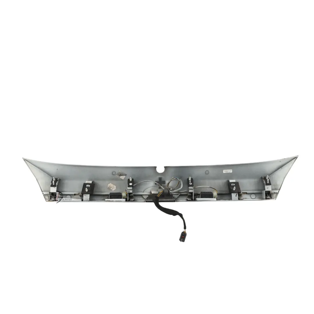 Ford Fiesta Mk7 Uchwyt Klapy Bagażnika Biały Z2 - SKU 8A61-A43404-DEW-FW - Numer Części 8A61-A43404-DEW