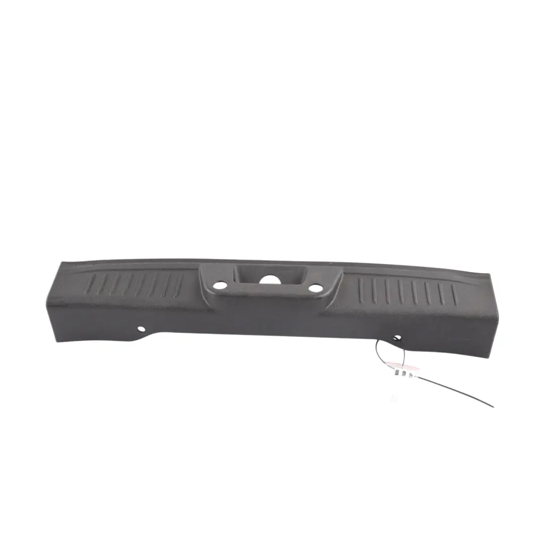 Rivestimento Paraurti Portellone Posteriore Nero per Ford Fiesta Mk7 con numero di parte 8A61-B40352-AGW Ford Fiesta Mk7 Rivestimento Paraurti Portellone Posteriore Nero - SKU 8A61-B40352-AGW - Numero di parte 8A61-B40352-AGW