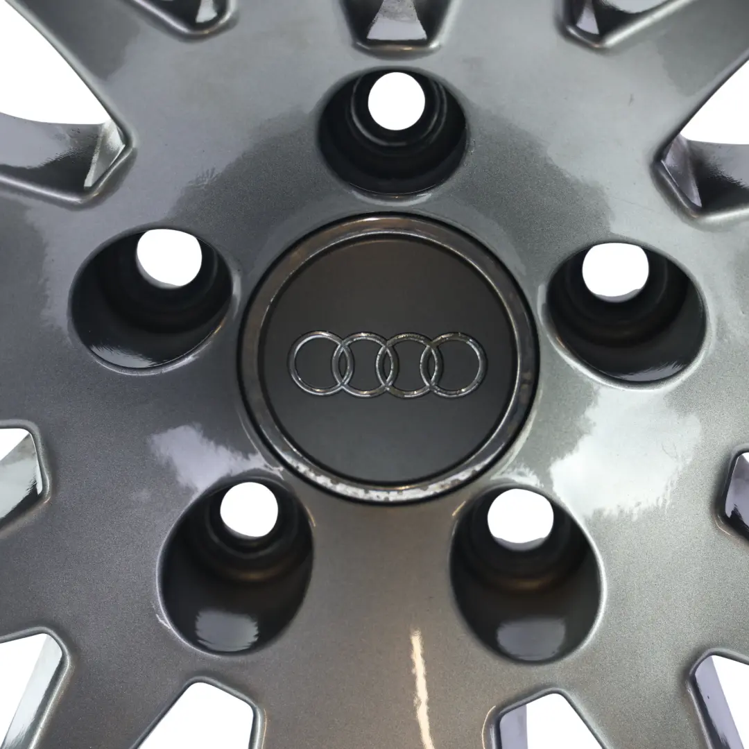 Cerchione Lega Argento 19" 9J ET:29 Doppia Razza per Audi RS4 B7 con numero di parte 8E0601025AG Audi RS4 B7 Cerchione Lega Argento 19" 9J ET:29 Doppia Razza - SKU 8E0601025AG-1 - Numero di parte 8E0601025AG