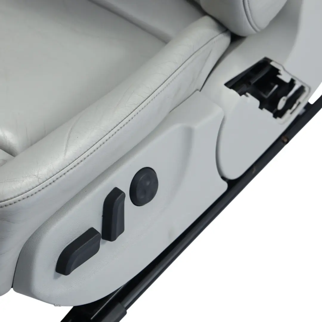Sitz Vorne Links Beheizt Recaro Leder Grau für Audi A4 S4 B7 Sport mit Teilenummer 8E0881801Q Audi A4 S4 B7 Sport Sitz Vorne Links Beheizt Recaro Leder Grau - SKU 8E0881801Q-1 - Teilenummer 8E0881801Q