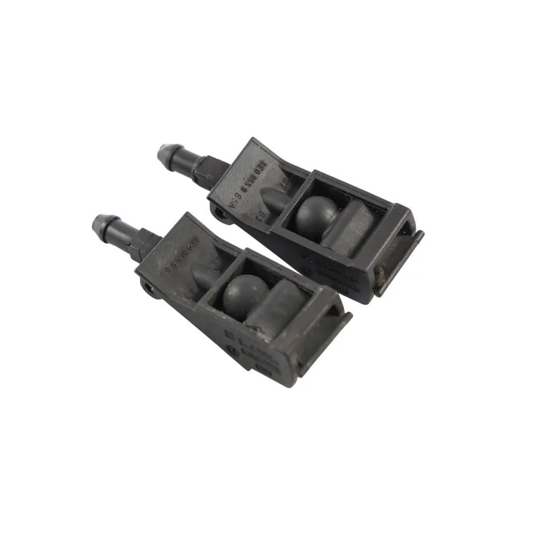 MK4 Scheibenwaschanlage Spritzdüse für Volkswagen Golf mit Teilenummer 8E0955985A Volkswagen Golf MK4 Scheibenwaschanlage Spritzdüse - SKU 8E0955985A - Teilenummer 8E0955985A