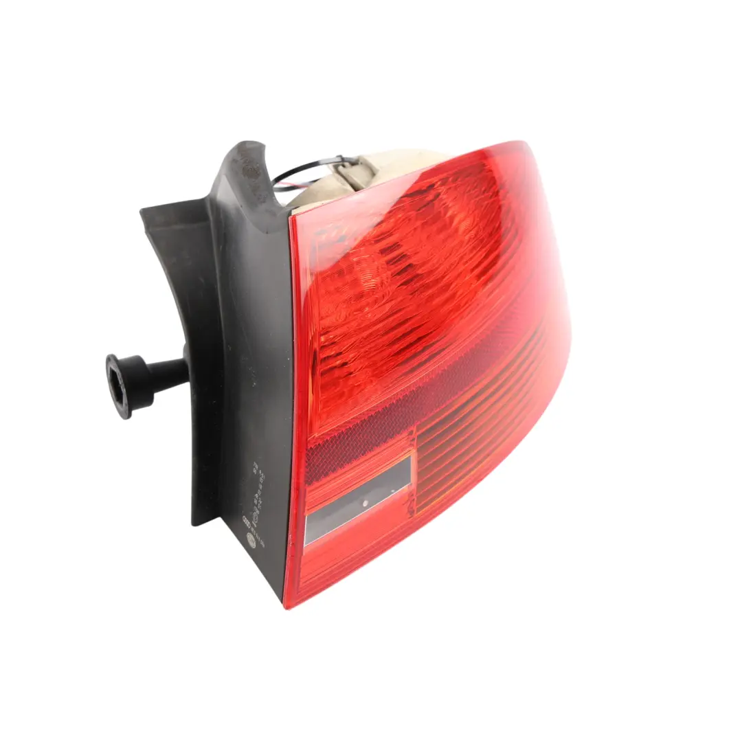 Tail Light Outer Fender Lamp Rear Right O/S to Audi A4 B7 with Part number 8E5945096 Audi A4 B7 Tail Light Outer Fender Lamp Rear Right O/S - SKU 8E5945096-2 - Part number 8E5945096