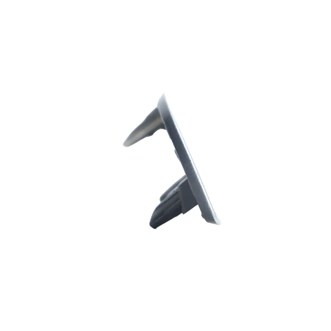 Zaślepka Spryskiwacza Lewa Lodowy Srebrny X7W do Audi TT 8J o numerze 8J0807753B Audi TT 8J Zaślepka Spryskiwacza Lewa Lodowy Srebrny X7W - SKU 8J0807753B-ICS - Numer Części 8J0807753B