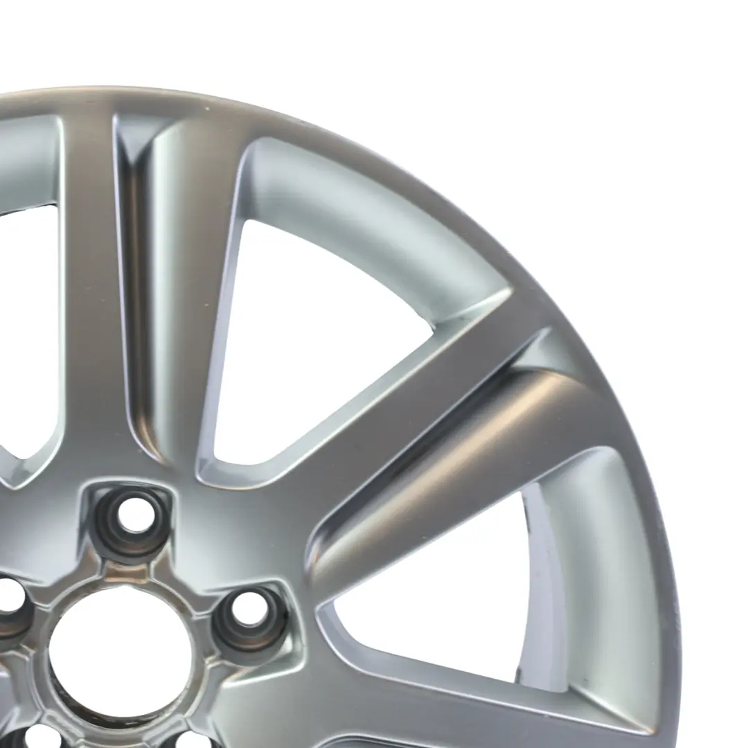 Silberne Leichtmetallfelge 17" ET:45 7,5J 8K0601025B für Audi A4 B8 A5 8T mit Teilenummer 8K0601025B-2 Audi A4 B8 A5 8T Silberne Leichtmetallfelge 17" ET:45 7,5J 8K0601025B - SKU 8K0601025B-2 - Teilenummer 8K0601025B-2