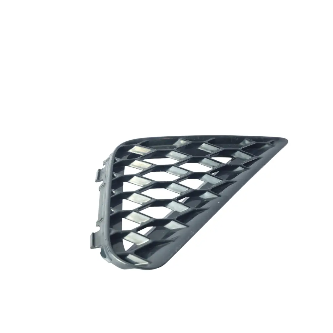 Frontstoßstange Nebelscheinwerfer Gitter Rechts für Audi B8 RS4 mit Teilenummer 8K0807680 Audi B8 RS4 Frontstoßstange Nebelscheinwerfer Gitter Rechts - SKU 8K0807680 - Teilenummer 8K0807680
