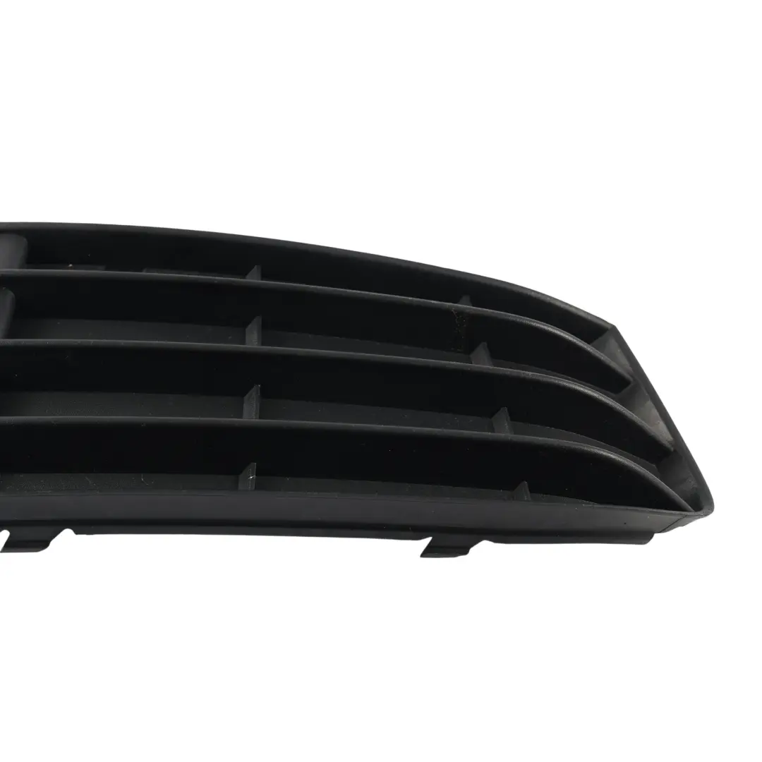 Audi A4 B8 Nebelscheinwerfer Gitter Blende Rechts - SKU 8K0807682A - Teilenummer 8K0807682A