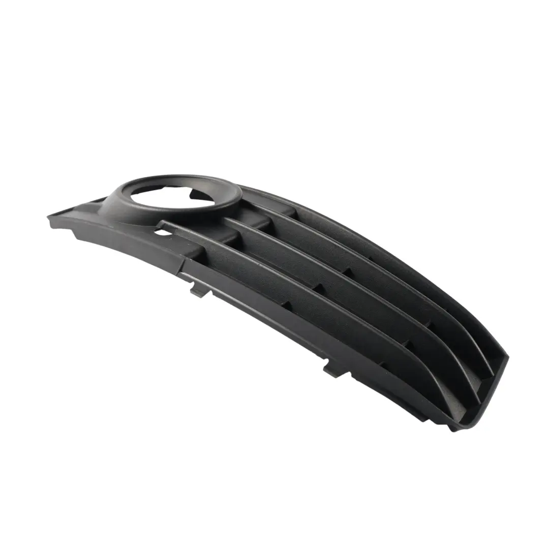 Kratka Atrapa Zderzaka Przedniego Prawa do Audi A4 B8 o numerze 8K0807682A Audi A4 B8 Kratka Atrapa Zderzaka Przedniego Prawa - SKU 8K0807682A - Numer Części 8K0807682A