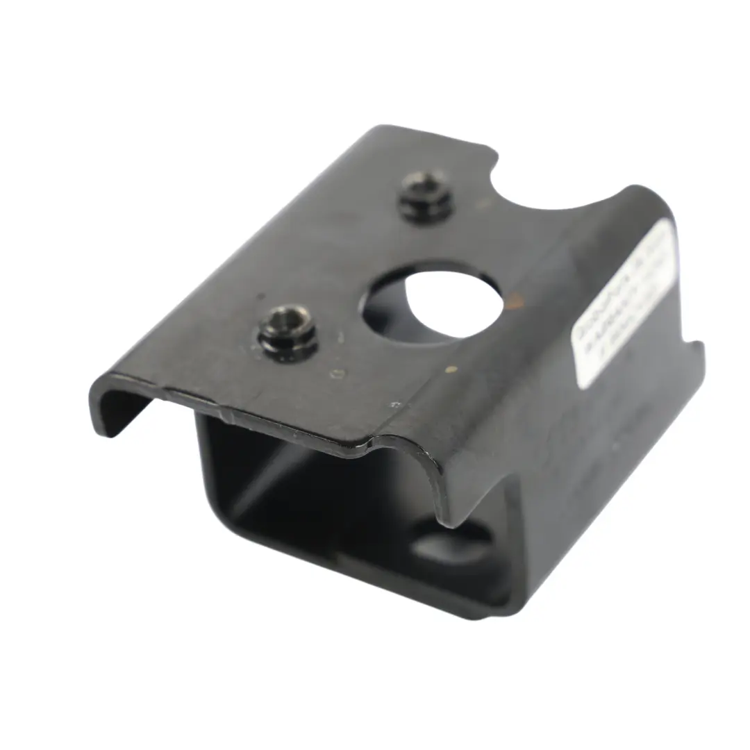 Occhiello Fissaggio Bagagliaio Posteriore Destro per Audi A4 B8 con numero di parte 8K9813384C Audi A4 B8 Occhiello Fissaggio Bagagliaio Posteriore Destro - SKU 8K9813384C - Numero di parte 8K9813384C