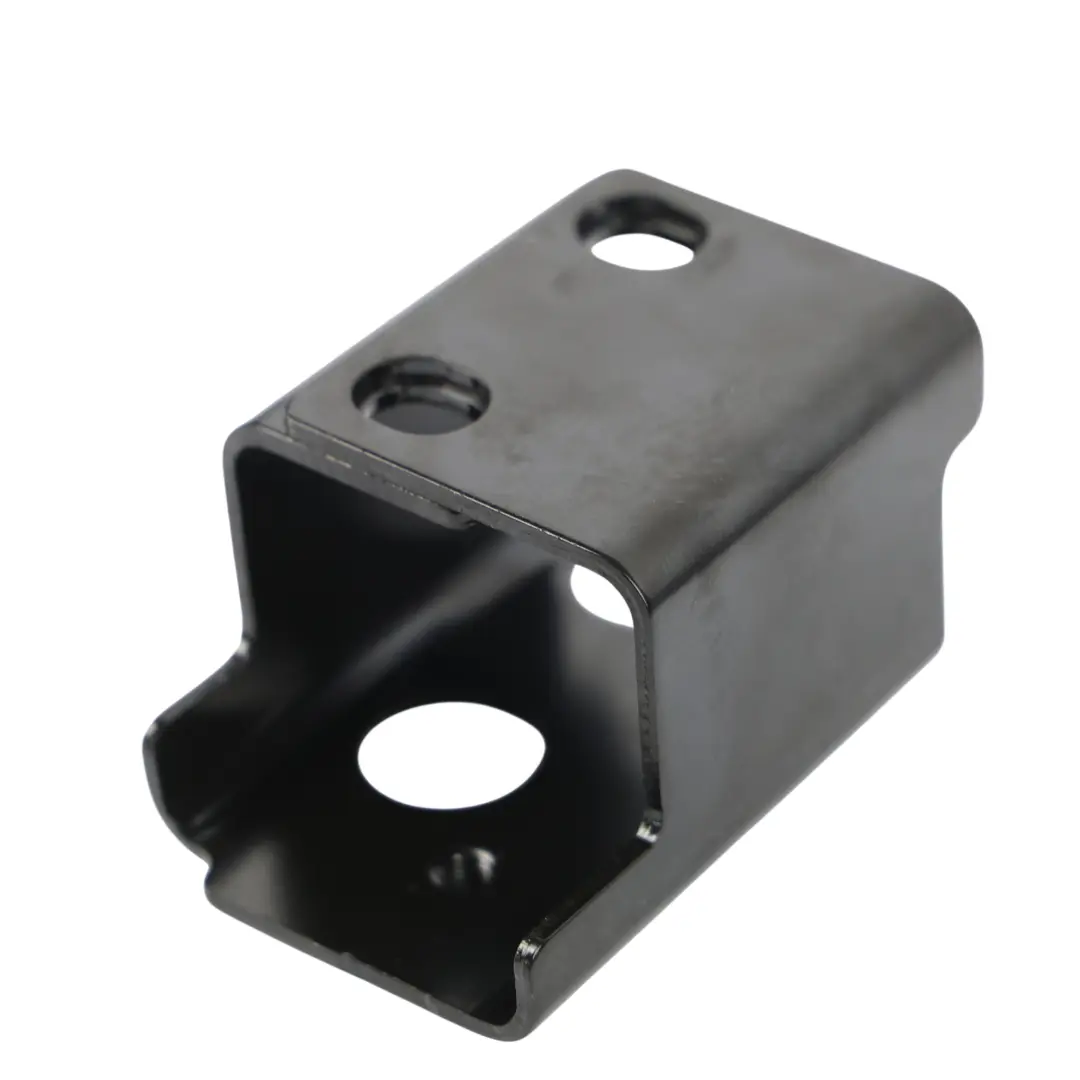 Occhiello Fissaggio Bagagliaio Posteriore Destro per Audi A4 B8 con numero di parte 8K9813384C Audi A4 B8 Occhiello Fissaggio Bagagliaio Posteriore Destro - SKU 8K9813384C - Numero di parte 8K9813384C