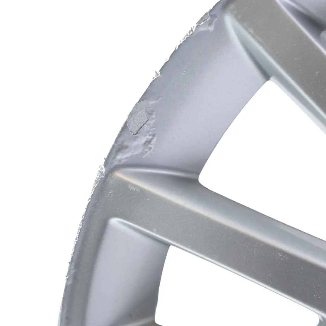 Srebrna Felga Aluminiowa 17" 7.5J ET56 do Audi A3 8P o numerze 8P0601025AF Audi A3 8P Srebrna Felga Aluminiowa 17" 7.5J ET56 - SKU 8P0601025AF-1 - Numer Części 8P0601025AF
