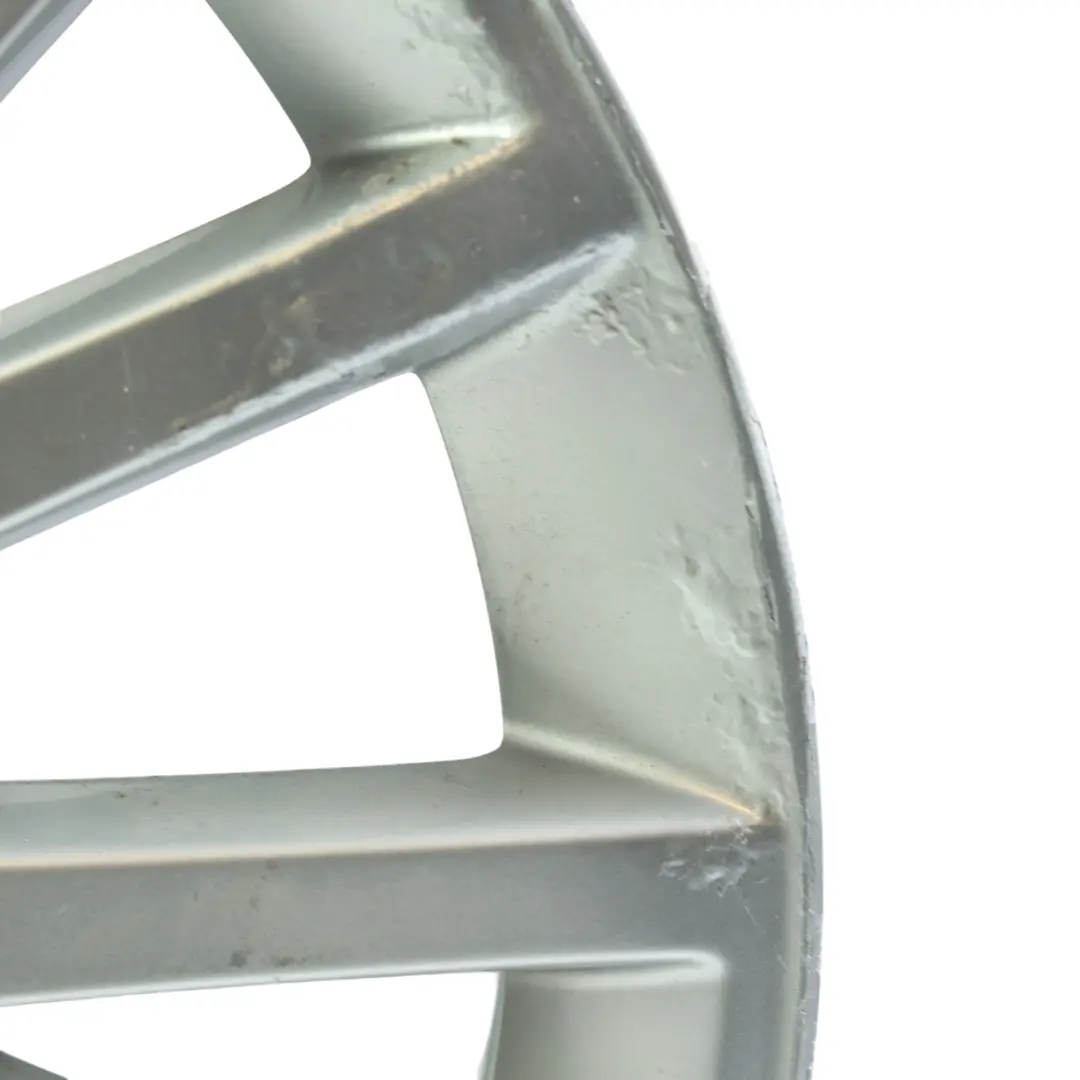 Audi A3 8P Srebrna Felga Aluminiowa 17" 7.5J ET56 - SKU 8P0601025AF-1 - Numer Części 8P0601025AF