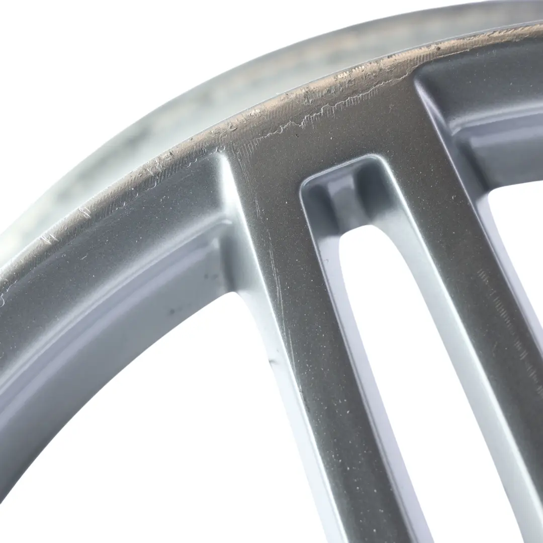 Jante En Alliage Argentée 18" 7,5J ET:54 pour Audi A3 8P à propos du numéro de pièce 8P0601025BA Audi A3 8P Jante En Alliage Argentée 18" 7,5J ET:54 - SKU 8P0601025BA-5 - Numéro de pièce 8P0601025BA