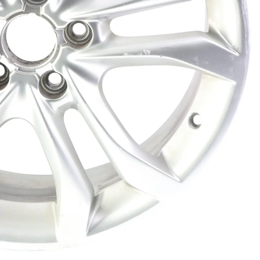 Srebrna Felga Aluminiowa 18" 7.5J ET:54 do Audi A3 S3 8P o numerze 8P0601025BM Audi A3 S3 8P Srebrna Felga Aluminiowa 18" 7.5J ET:54 - SKU 8P0601025BM-1 - Numer Części 8P0601025BM