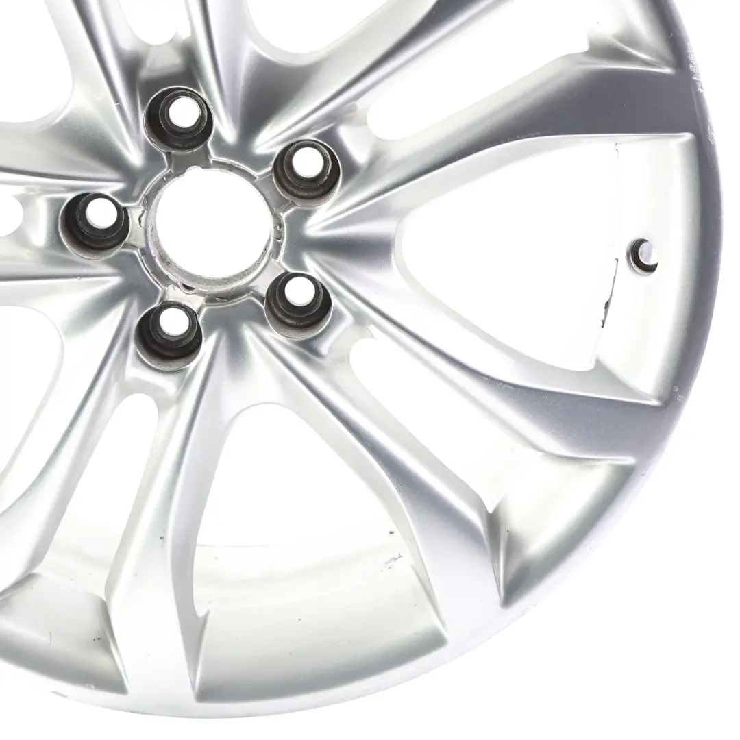 Srebrna Felga Aluminiowa 18" 7.5J ET:54 do Audi A3 S3 8P o numerze 8P0601025BM Audi A3 S3 8P Srebrna Felga Aluminiowa 18" 7.5J ET:54 - SKU 8P0601025BM-2 - Numer Części 8P0601025BM